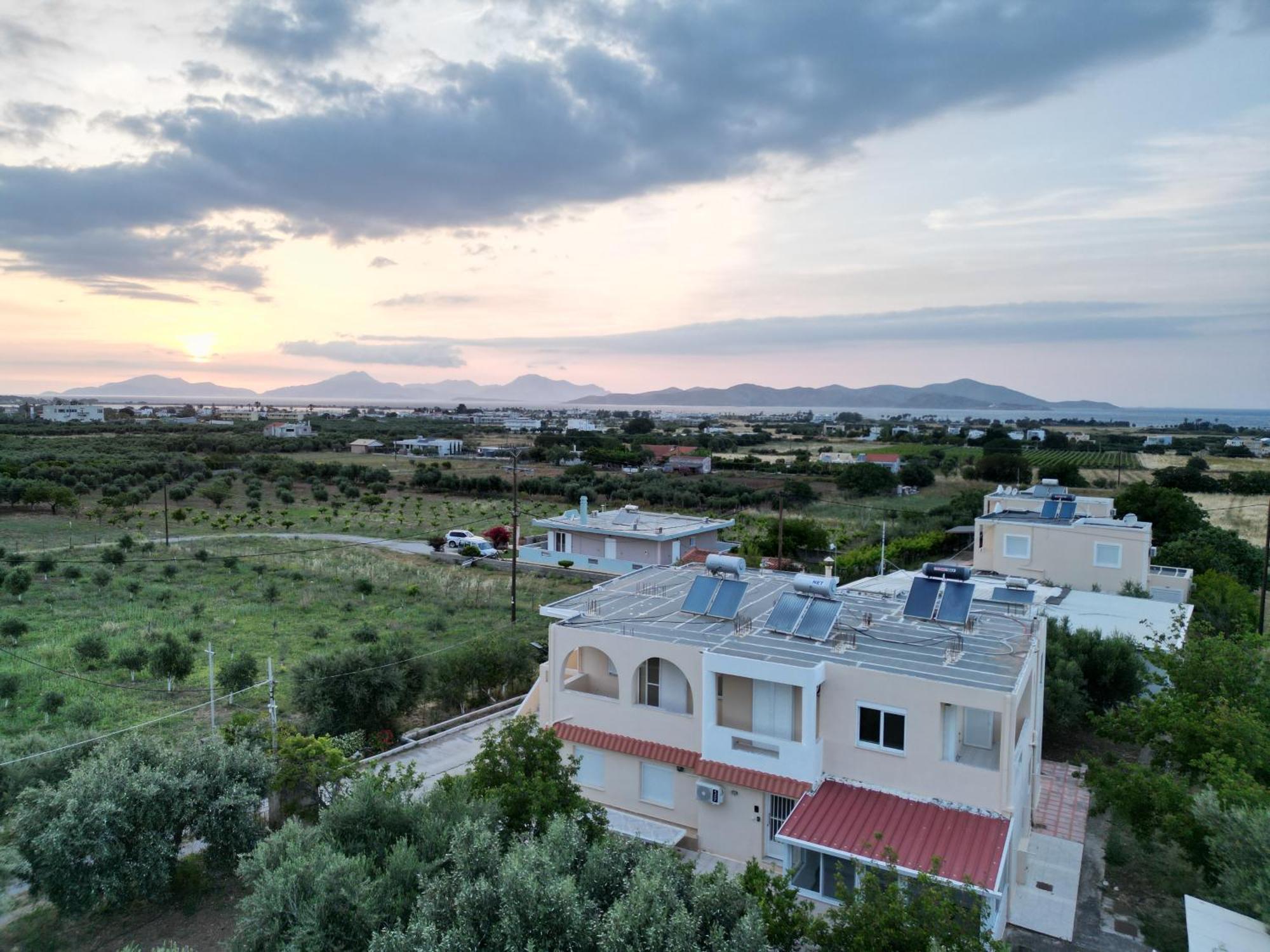 Peaceful Apartment, In The Nature, With Yard "3" Ziparion Экстерьер фото